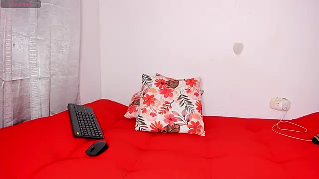 curly sweett1 online show from 02.18.25