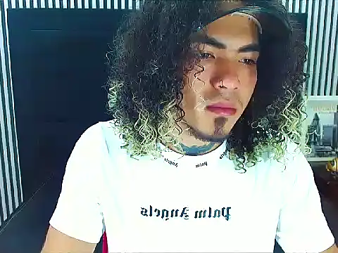 Snapshot of LihanJor_23 chatting on 10.08.25 LihanJor 23 online show from 10.08.25