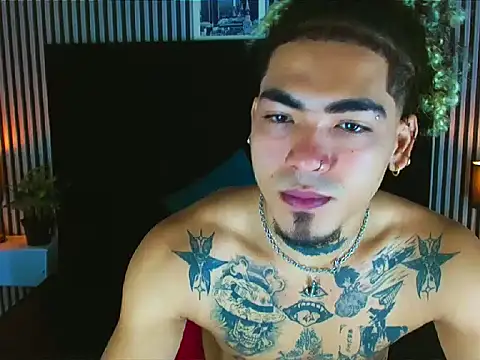 Snapshot of LihanJor_23 chatting on 10.10.25 LihanJor 23 online show from 10.10.25