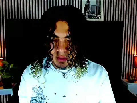 Snapshot of LihanJor_23 chatting on 10.17.25 LihanJor 23 online show from 10.17.25