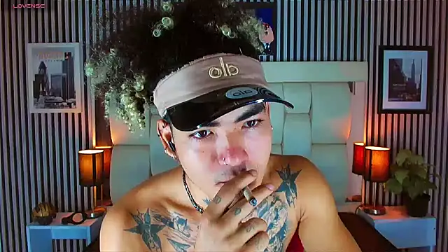 Snapshot of LihanJor_23 chatting on 10.29.25 LihanJor 23 online show from 10.29.25