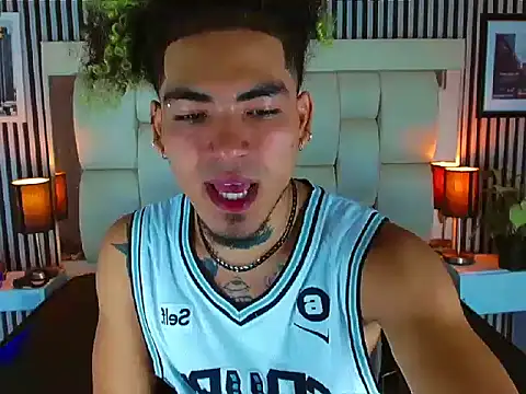 Snapshot of LihanJor_23 chatting on 11.17.25 LihanJor 23 online show from 11.17.25