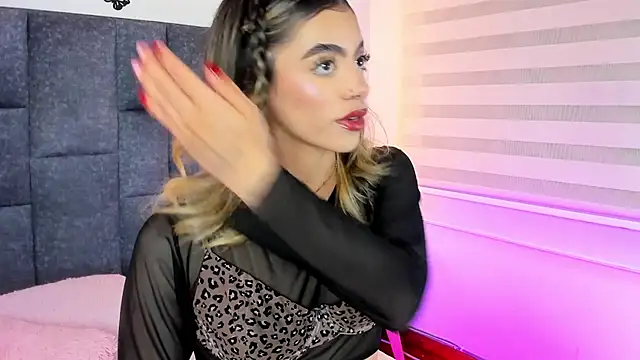 Violetta Ficher online show from 04.18.26