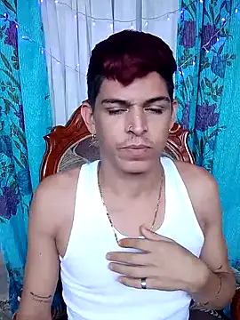 Snapshot of duquehotvoy chatting on 02.13.25 duquehotvoy online show from 02.13.25