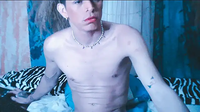 Snapshot of duquehotvoy chatting on 02.22.25 duquehotvoy online show from 02.22.25