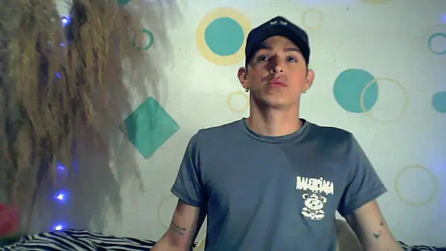 Snapshot of duquehotvoy chatting on 03.19.25 duquehotvoy online show from 03.19.25