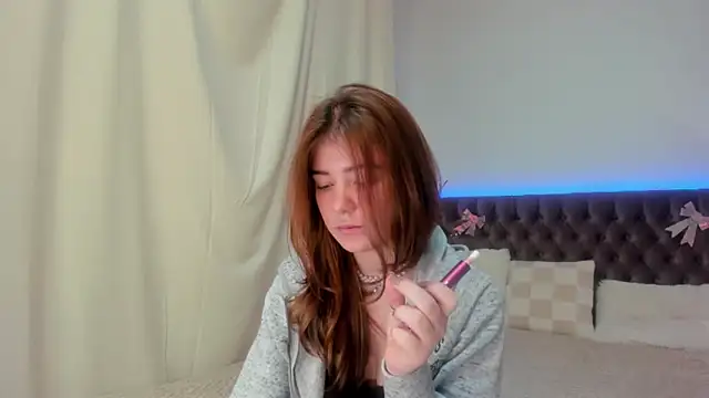 Ella Mayers online show from 03.01.25