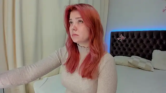 Snapshot of Ella_Mayers chatting on 10.02.25 Ella Mayers online show from 10.02.25