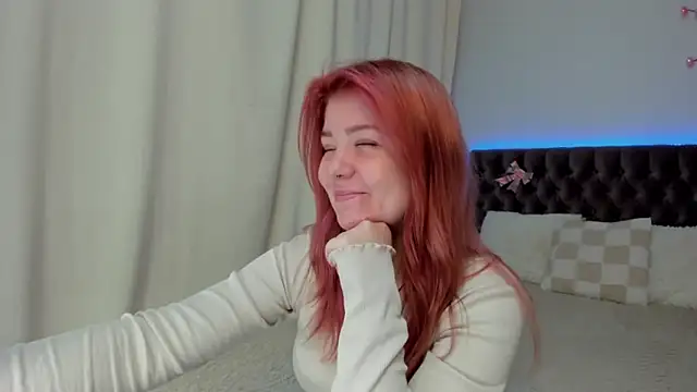 Snapshot of Ella_Mayers chatting on 10.03.25 Ella Mayers online show from 10.03.25