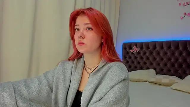 Snapshot of Ella_Mayers chatting on 10.04.25 Ella Mayers online show from 10.04.25