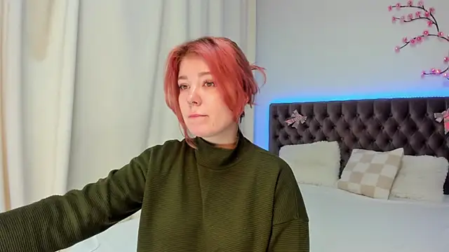 Snapshot of Ella_Mayers chatting on 11.01.25 Ella Mayers online show from 11.01.25