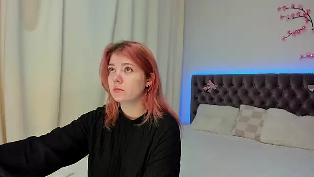 Snapshot of Ella_Mayers chatting on 11.09.25 Ella Mayers online show from 11.09.25