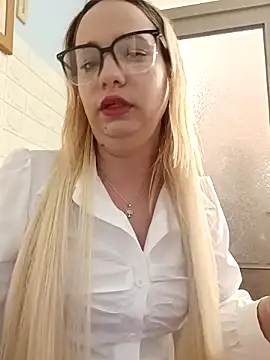 Snapshot of Mia_RainX chatting on 04.19.26 Mia RainX online show from 04.19.26