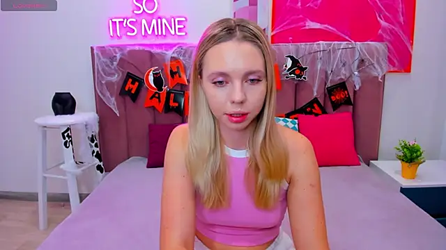 TessaAdorable online show from 10.30.25