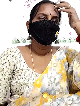 Snapshot of Tamil_Meera12 chatting on 04.28.26 Tamil Meera12 online show from 04.28.26