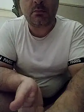 Snapshot of NAvoglia chatting on 11.11.25 NAvoglia online show from 11.11.25