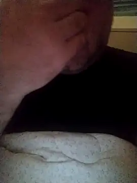 Snapshot of NAvoglia chatting on 11.14.25 NAvoglia online show from 11.14.25