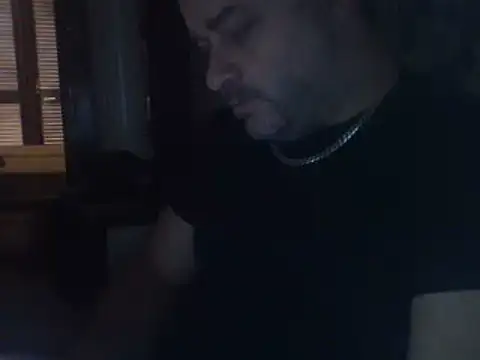 Snapshot of NAvoglia chatting on 11.15.25 NAvoglia online show from 11.15.25