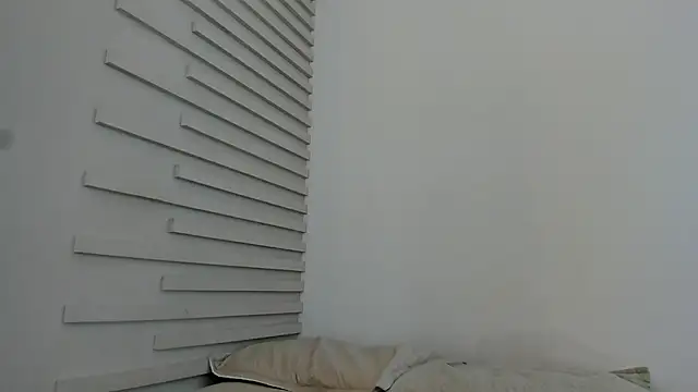 Snapshot of Lia_Guzman chatting on 02.23.25 Lia Guzman online show from 02.23.25