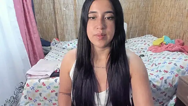 Snapshot of __leaa chatting on 09.30.25 leaa online show from 09.30.25