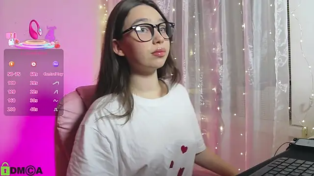 Snapshot of Arianahot777 chatting on 10.10.25 Arianahot777 online show from 10.10.25