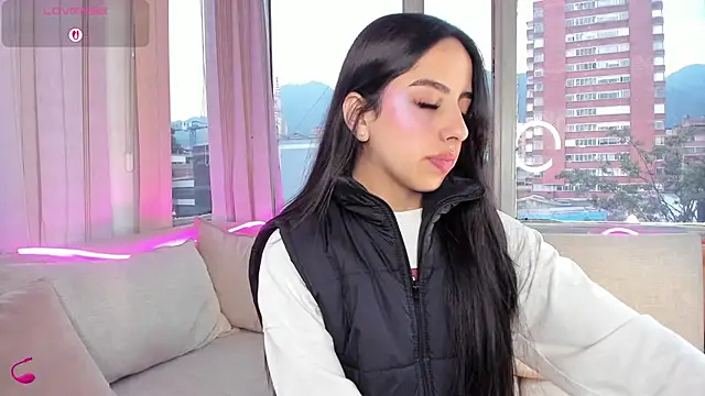 Snapshot of Daphne_chers chatting on 09.29.25 Daphne chers online show from 09.29.25