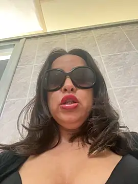 laarti online show from 10.18.25