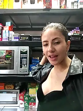 Andrea18 blonde online show from 02.15.25