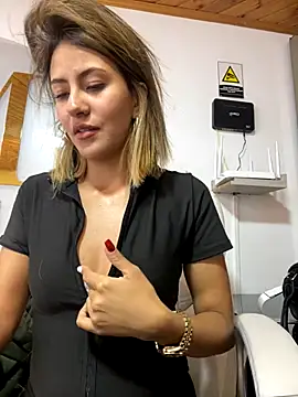 Andrea18 blonde online show from 12.13.25