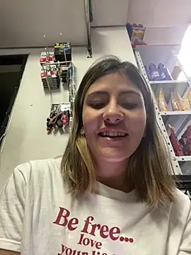 Andrea18 blonde online show from 02.13.26