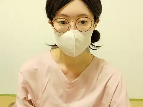 Snapshot of RIO_o0 chatting on 10.14.25 RIO o0 online show from 10.14.25