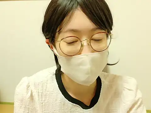 Snapshot of RIO_o0 chatting on 10.23.25 RIO o0 online show from 10.23.25