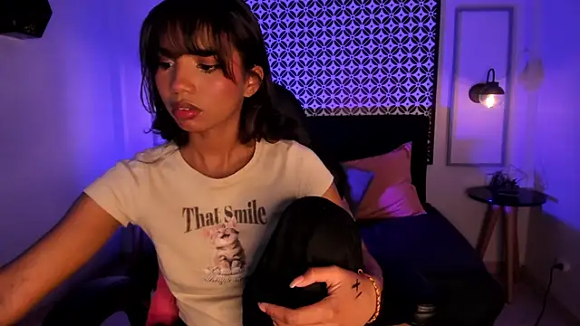 Snapshot of Gigi_Strawberry chatting on 03.23.25 Gigi Strawberry online show from 03.23.25