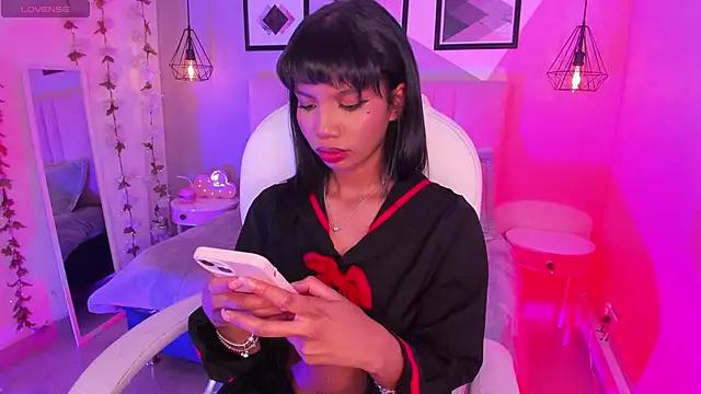 Snapshot of Gigi_Strawberry chatting on 09.18.25 Gigi Strawberry online show from 09.18.25