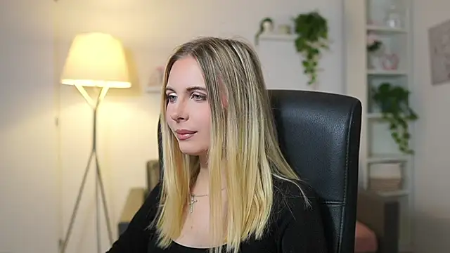 catecrago  online show from 12.17.25