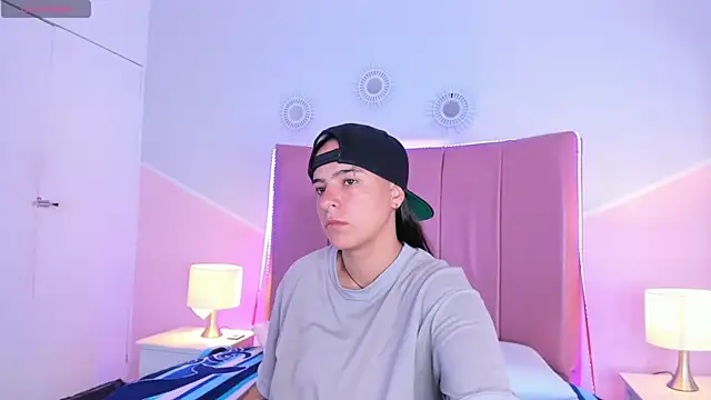 Liiam smith  online show from 09.29.25