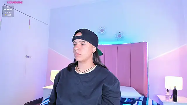 Liiam smith  online show from 10.01.25