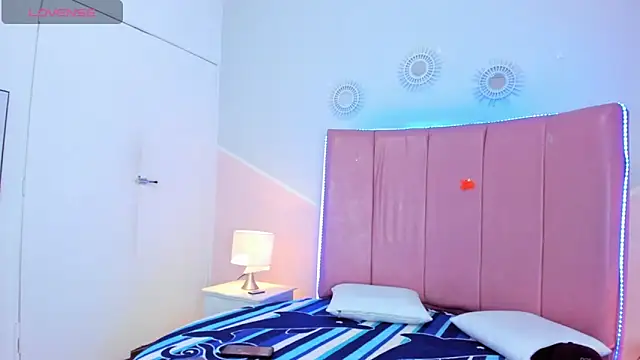 Liiam smith  online show from 11.03.25