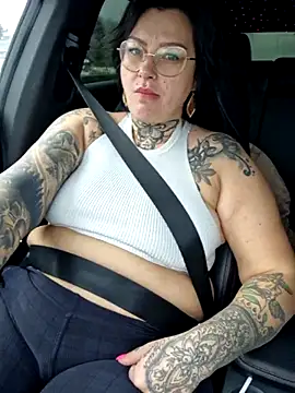 Snapshot of CannabisQueenn chatting on 03.01.25 CannabisQueenn online show from 03.01.25