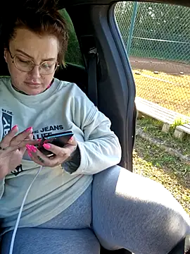 Snapshot of CannabisQueenn chatting on 03.16.25 CannabisQueenn online show from 03.16.25