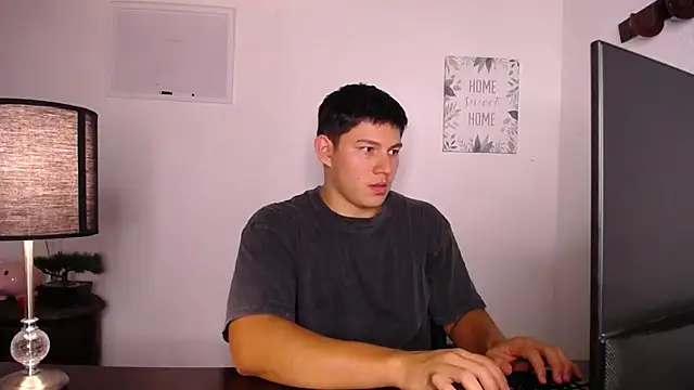 JamesCr  online show from 10.04.25