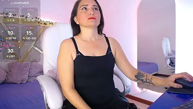 Alexaamoon  online show from 11.06.25