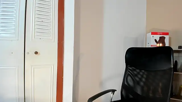 Violetta 0 online show from 09.18.25