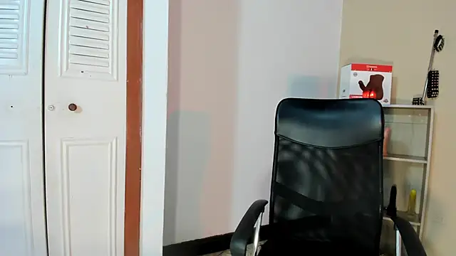 Violetta 0 online show from 10.15.25