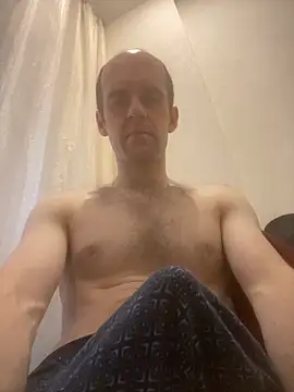 LynnAhNight online show from 09.23.25