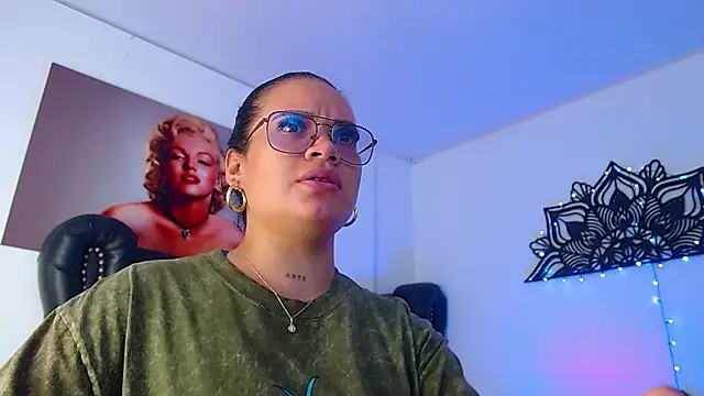 Snapshot of Taliana36 chatting on 02.25.25 Taliana36 online show from 02.25.25