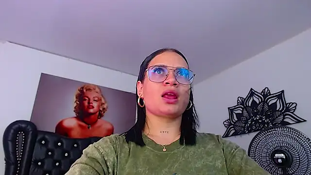 Snapshot of Taliana36 chatting on 03.05.25 Taliana36 online show from 03.05.25