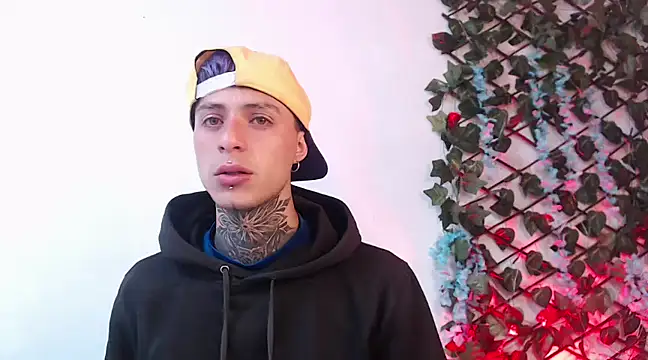 Snapshot of 7_Saturno_7 chatting on 02.11.25 7 Saturno 7 online show from 02.11.25