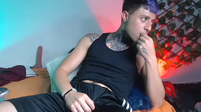 Snapshot of 7_Saturno_7 chatting on 02.13.25 7 Saturno 7 online show from 02.13.25