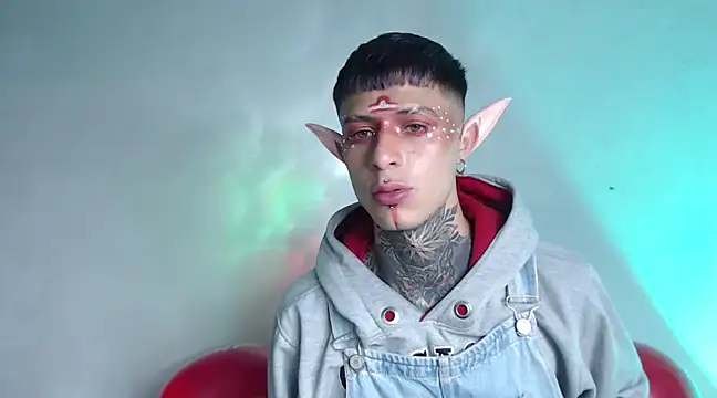 Snapshot of 7_Saturno_7 chatting on 02.15.25 7 Saturno 7 online show from 02.15.25